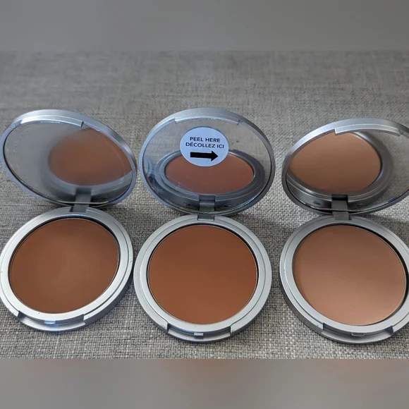 💄💅5/25$💄💅Matte Finish Compact Powder Set - Picture 2 of 3